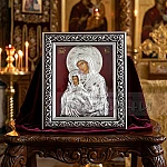 Икона Божия майка с Младенеца сребриста