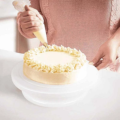 СТОЙКИ И КУТИИ ЗА ТОРТА, СЛАДКИ
